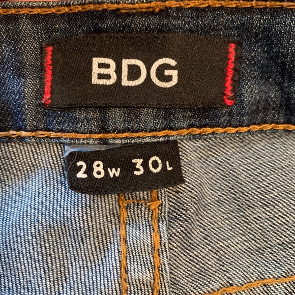 🌸BDG Mid Rise Cigarette Ankle Dark Wash Jean - Picture 6 of 8